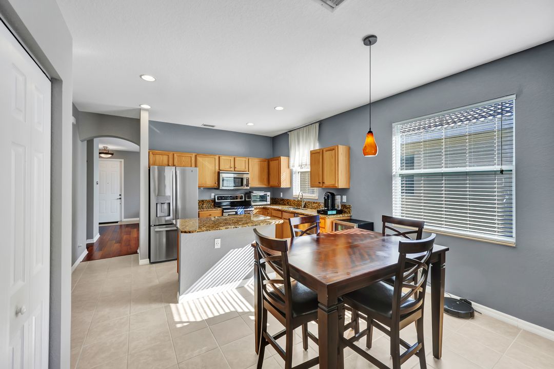 9262 Chestnut Tree Loop, Fort Myers, FL 33967