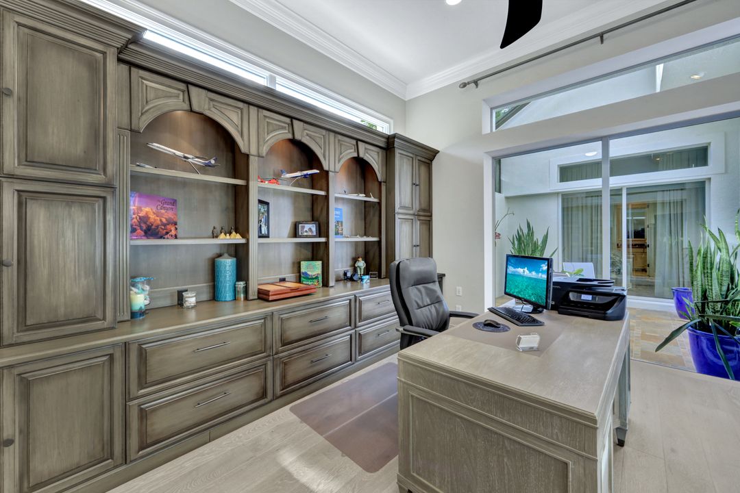 253 Cheshire Way, Naples, FL 34110