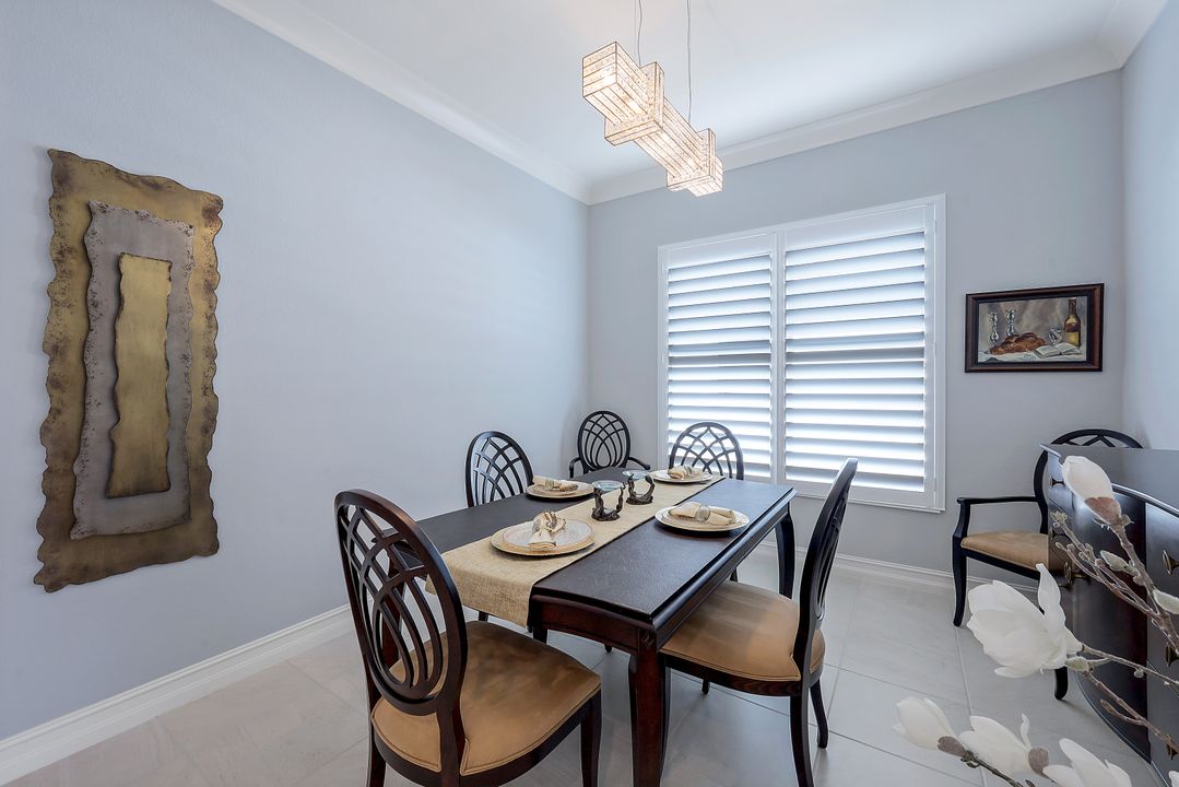 6177 Megans Bay Dr, Naples, FL 34112