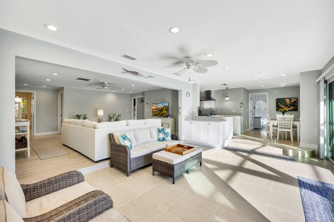 1010 Kings Crown Dr, Sanibel, FL 33957