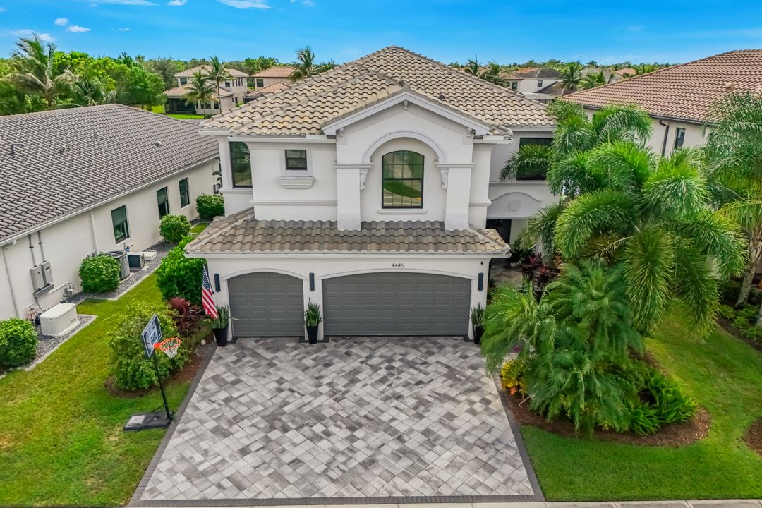 4446 Kensington Cir, Naples, FL 34119