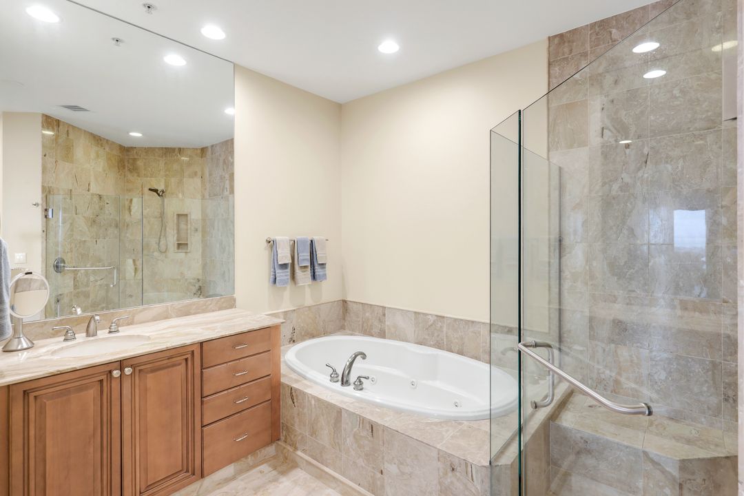 4951 Bonita Bay Blvd #PH302, Bonita Springs, FL 34134