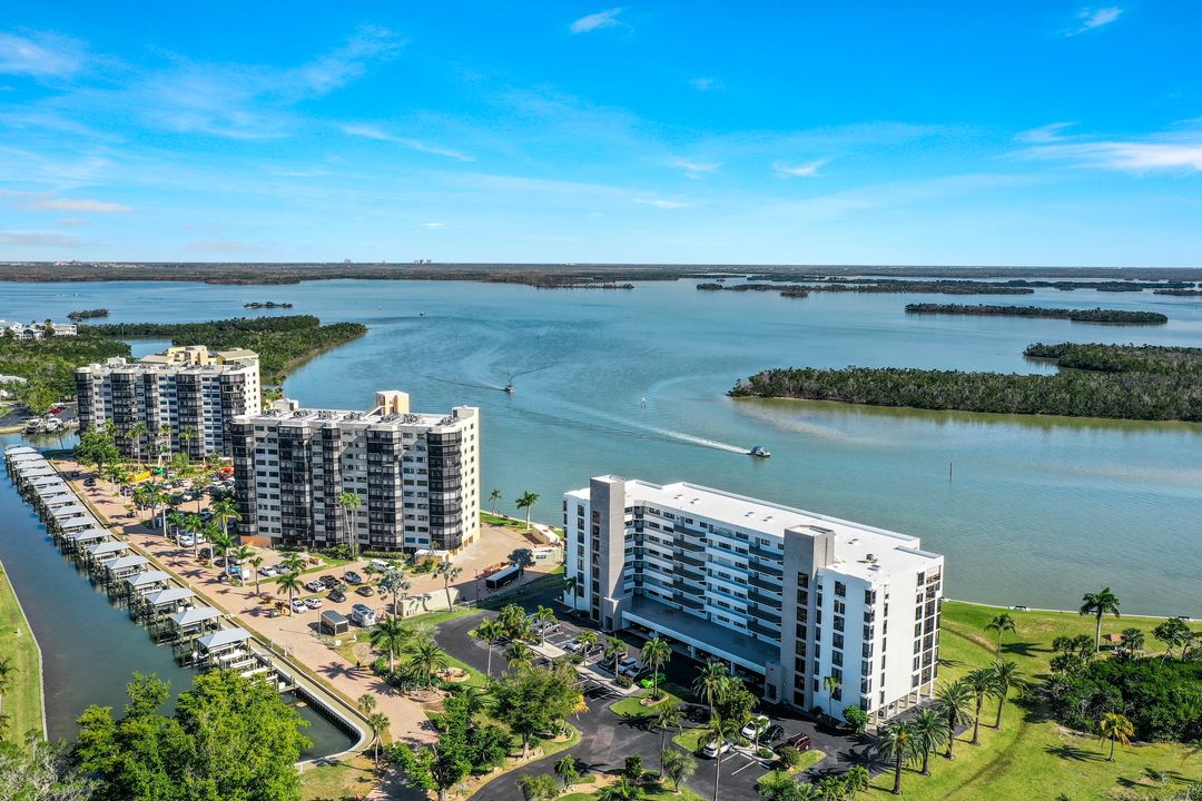 4253 Bay Beach Ln #4F, Fort Myers Beach, FL 33931