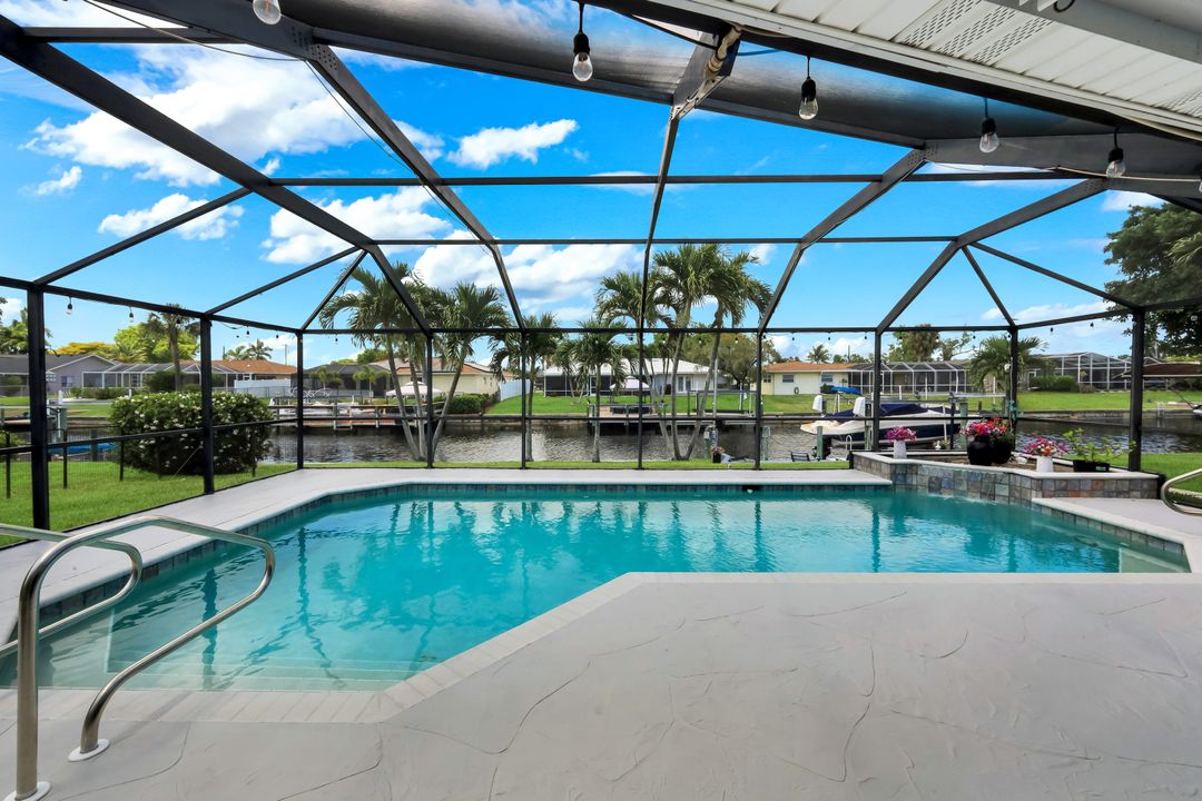 2107 SE 25th Terrace, Cape Coral, FL 33904