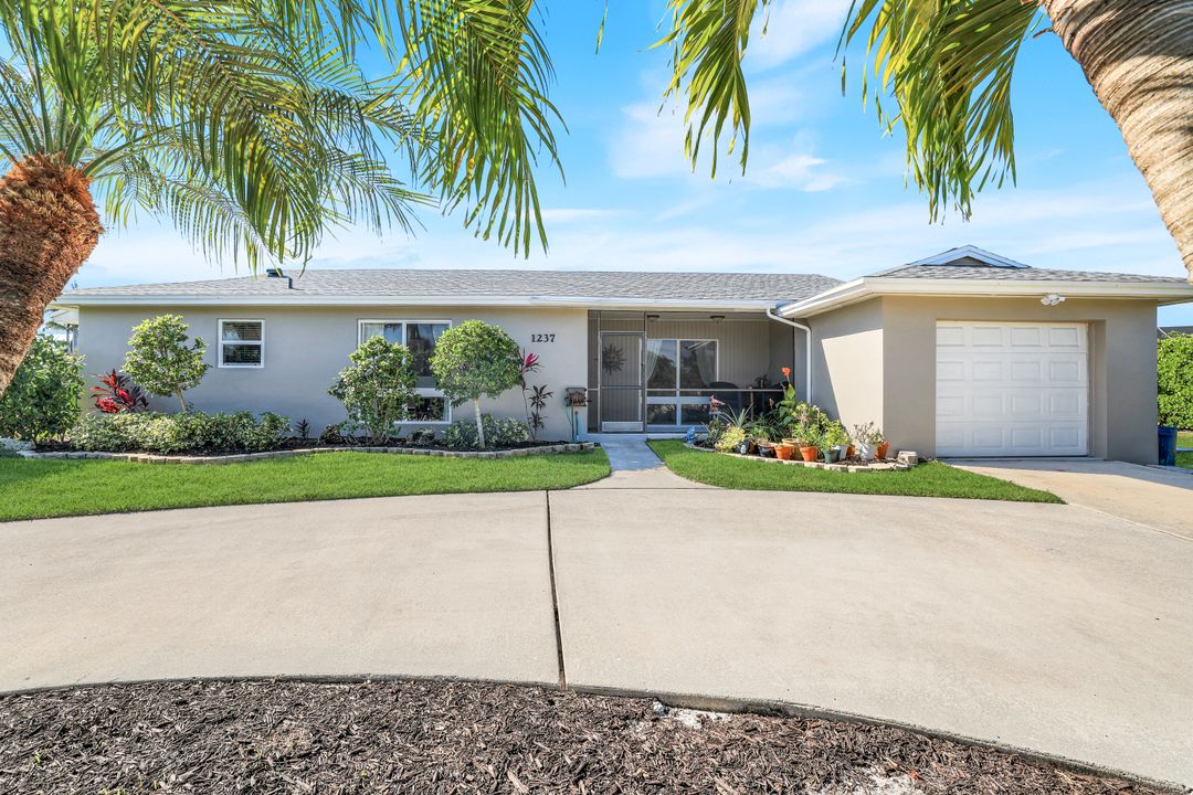 1237 Jamaica Rd, Marco Island, FL 34145