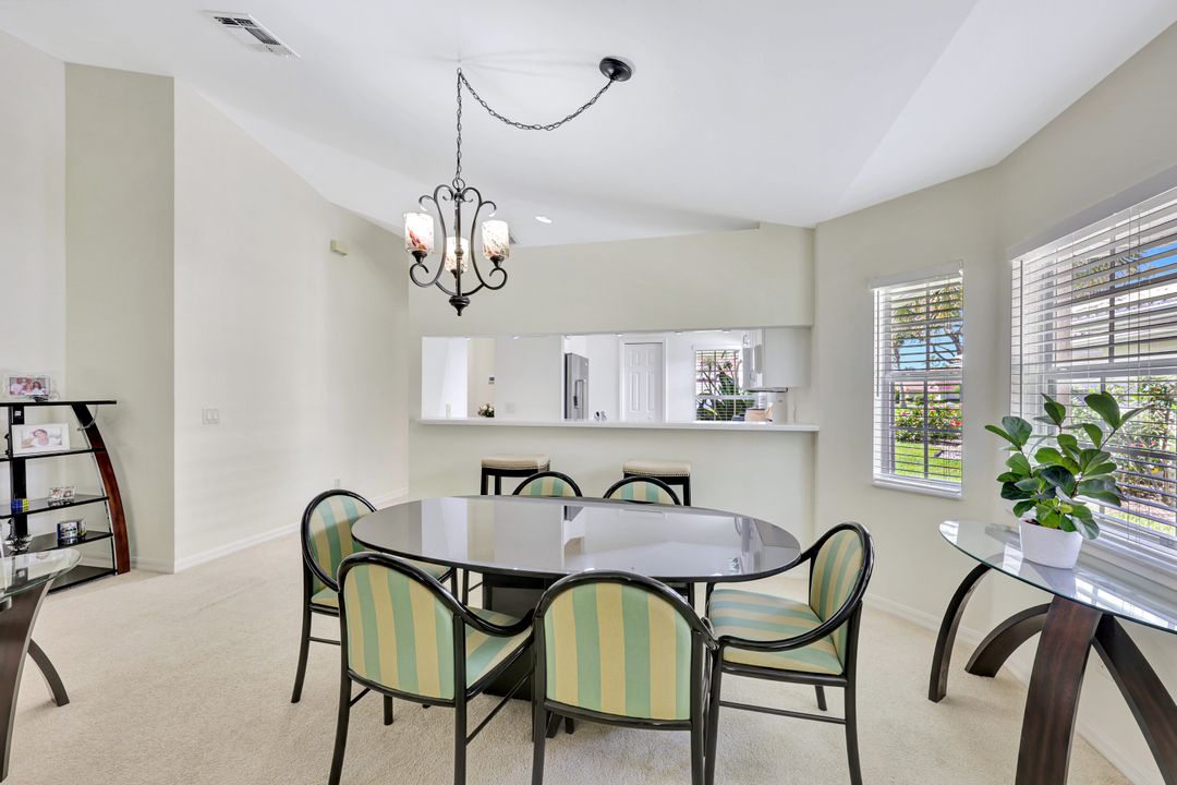 4910 Europa Dr, Naples, FL 34105