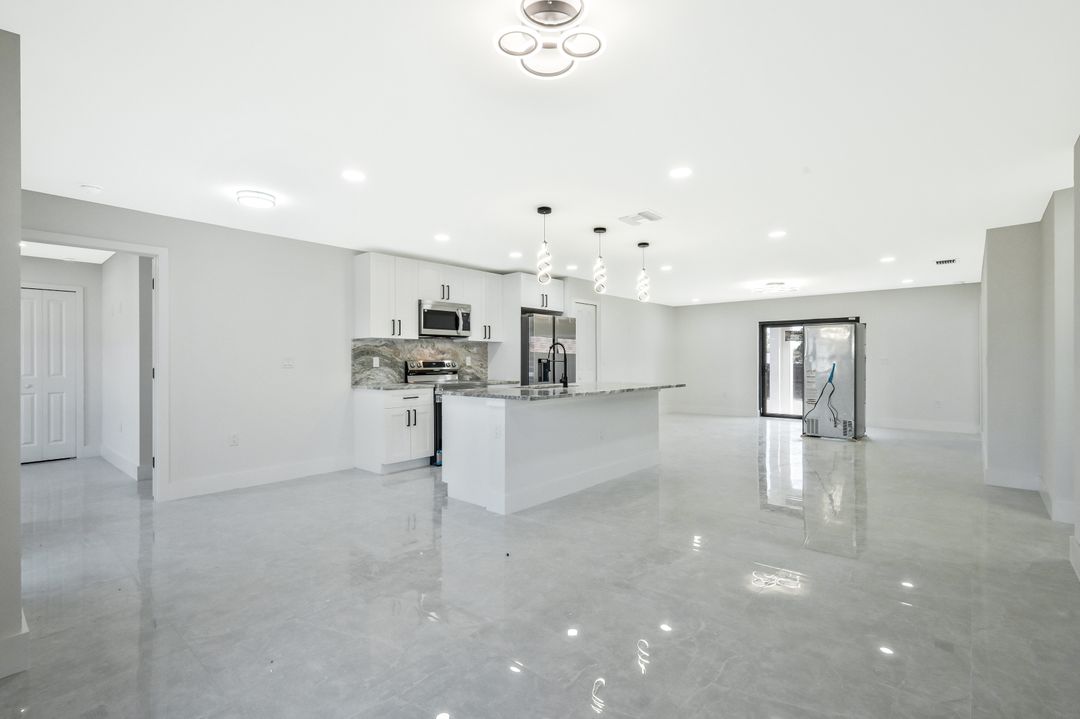 3411 27th St SW, Lehigh Acres, FL 33976