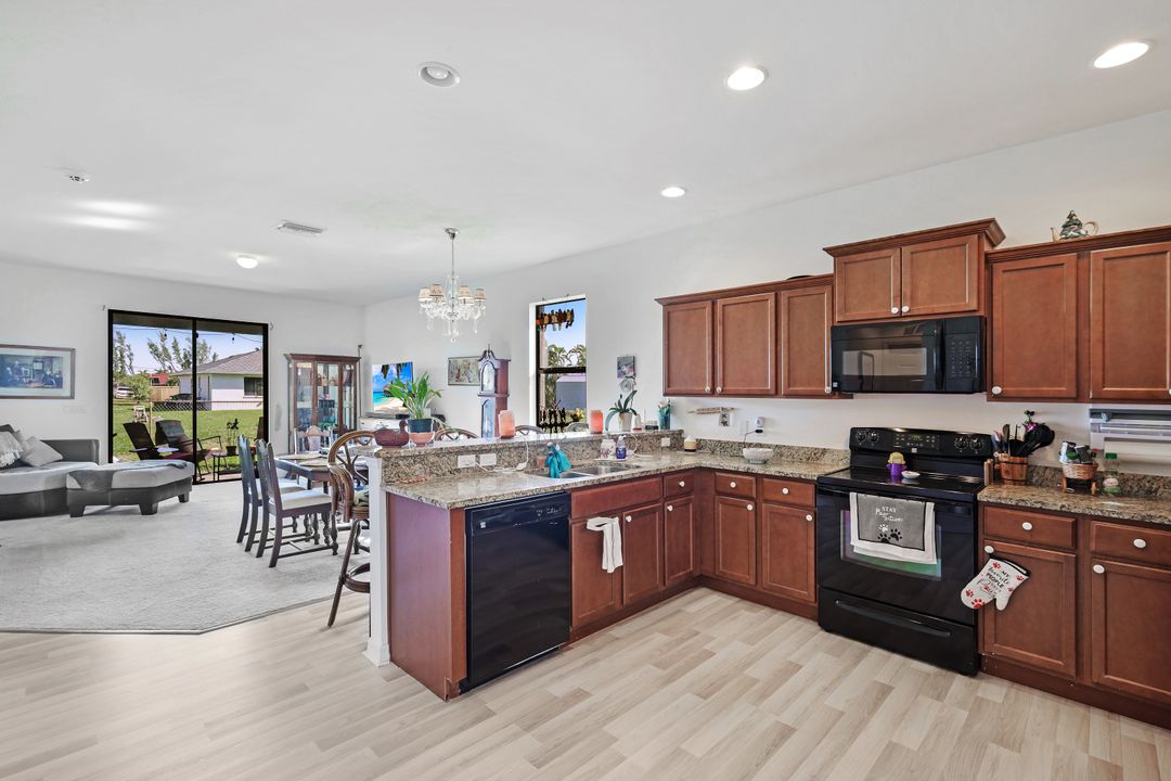 509 SW 28th St, Cape Coral, FL 33914