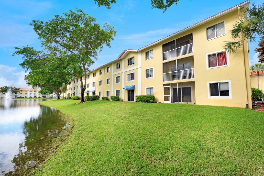 8298 Key Royal Ln #415, Naples, FL 34119