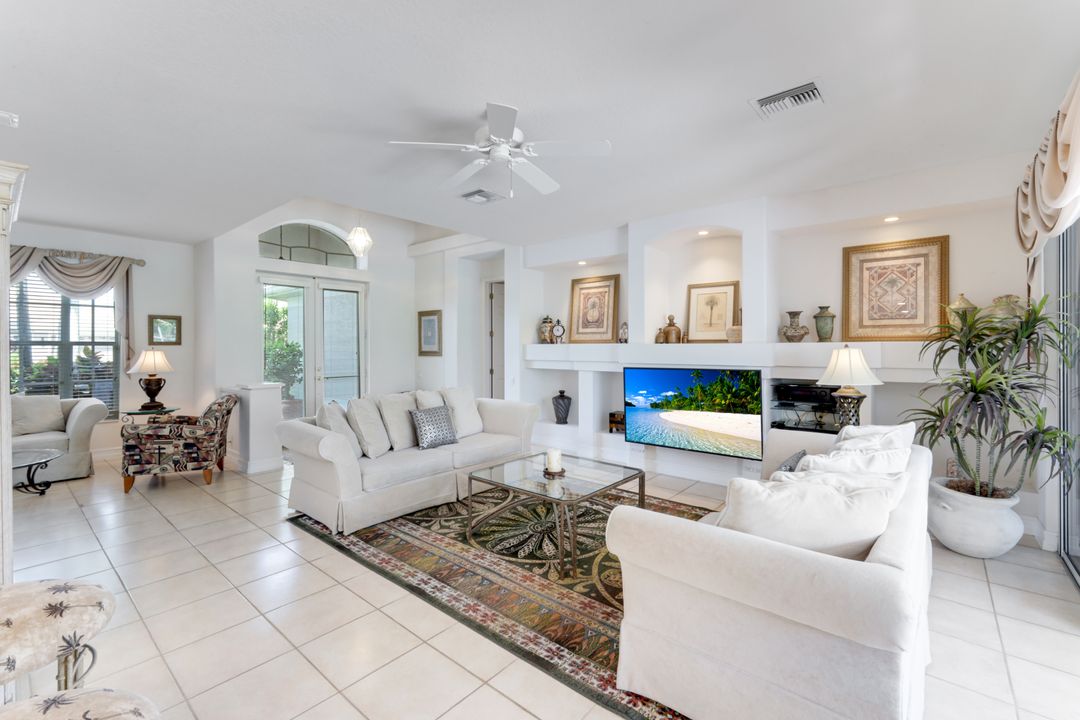 5609 Harbour Cir, Cape Coral, FL 33914