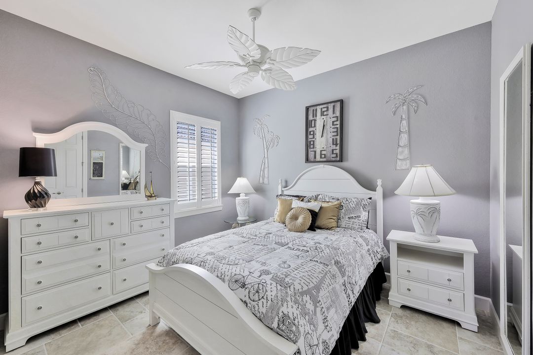8130 Valiant Dr, Naples, FL 34104
