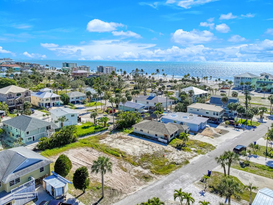 144 Hercules Dr, Fort Myers Beach, FL 33931