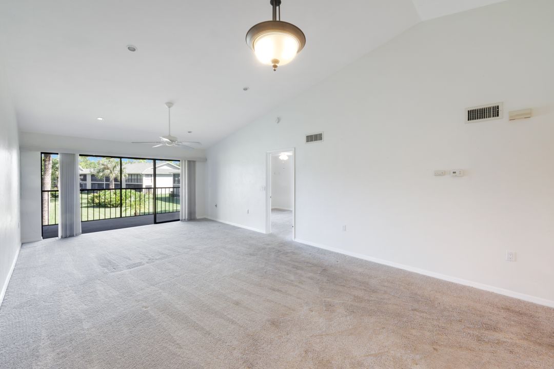 1228 Commonwealth Cir #203, Naples, FL 34116