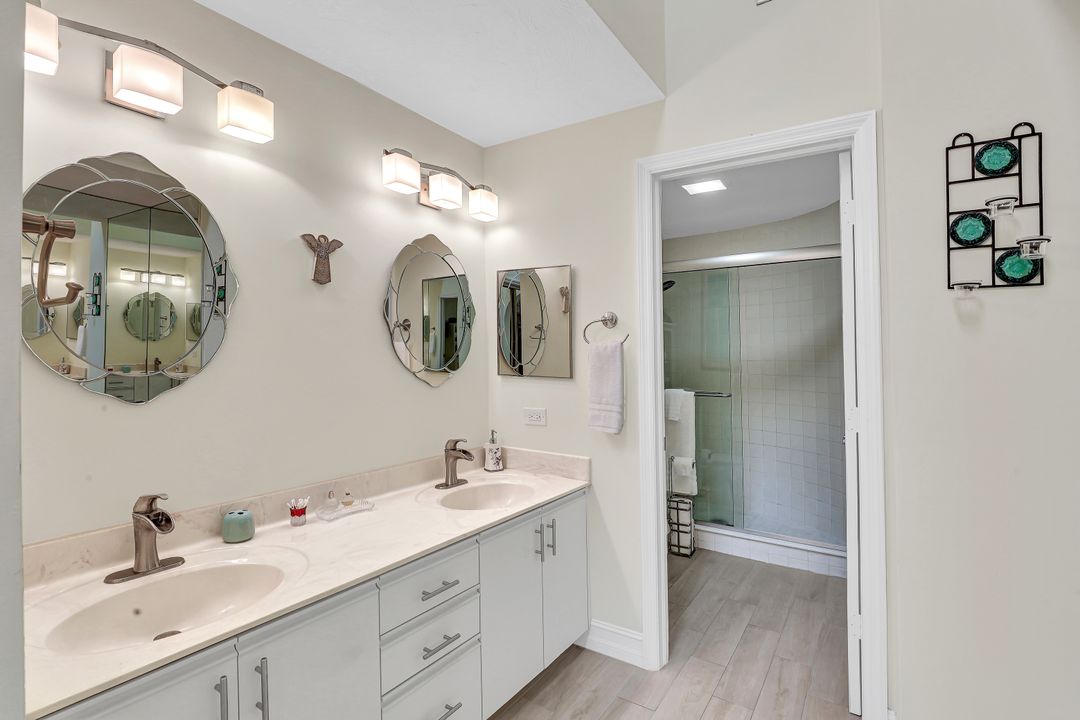 2294 Anchorage Ln #C, Naples, FL 34104