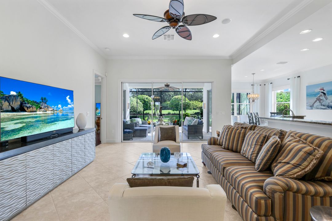 9090 Limestone Ln, Naples, FL 34120