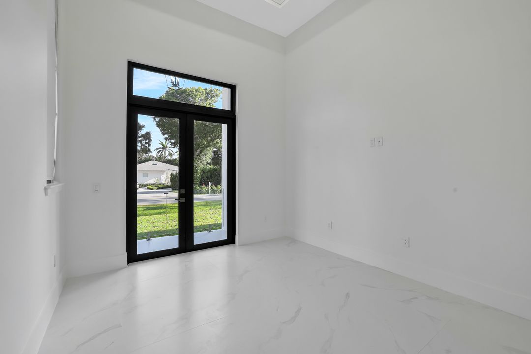 1317 Cypress Woods Dr, Naples, FL 34103