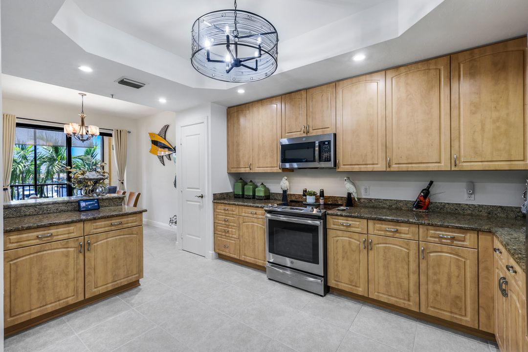 5704 Cape Harbour Dr #205, Cape Coral, FL 33914