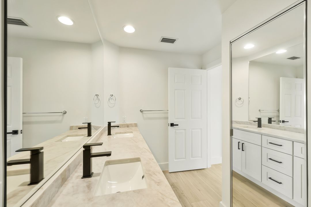 28050 Boccaccio Way, Bonita Springs, FL 34135