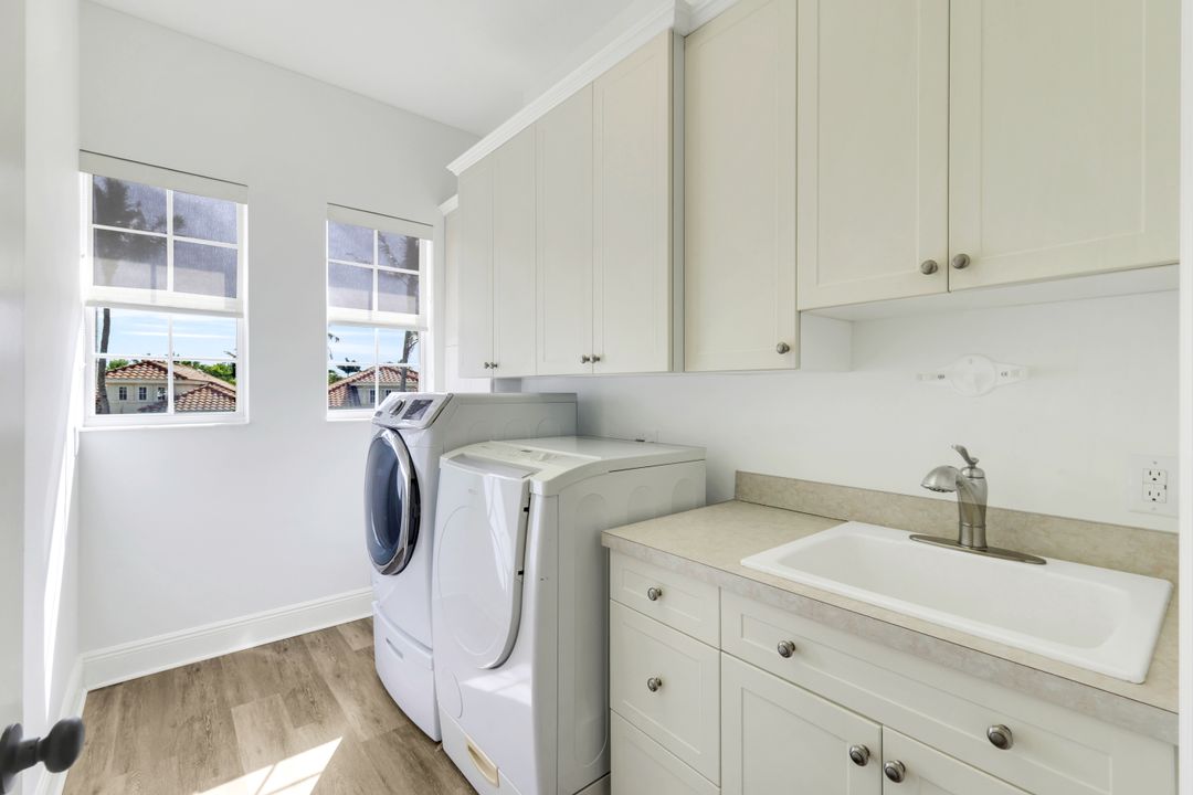 9097 Cherry Oaks Tr #201, Naples, FL 34114