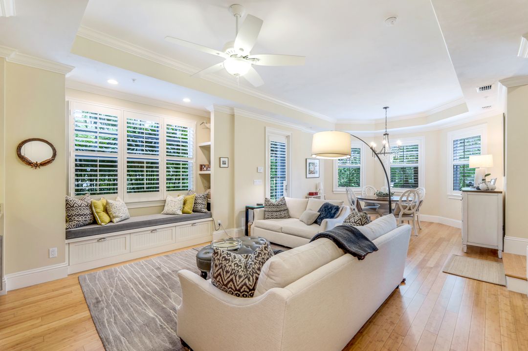 331 3rd Ave S #4, Naples, FL 34102