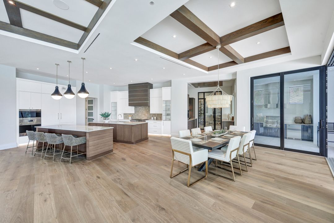 3401 Crayton Rd, Naples, FL 34102