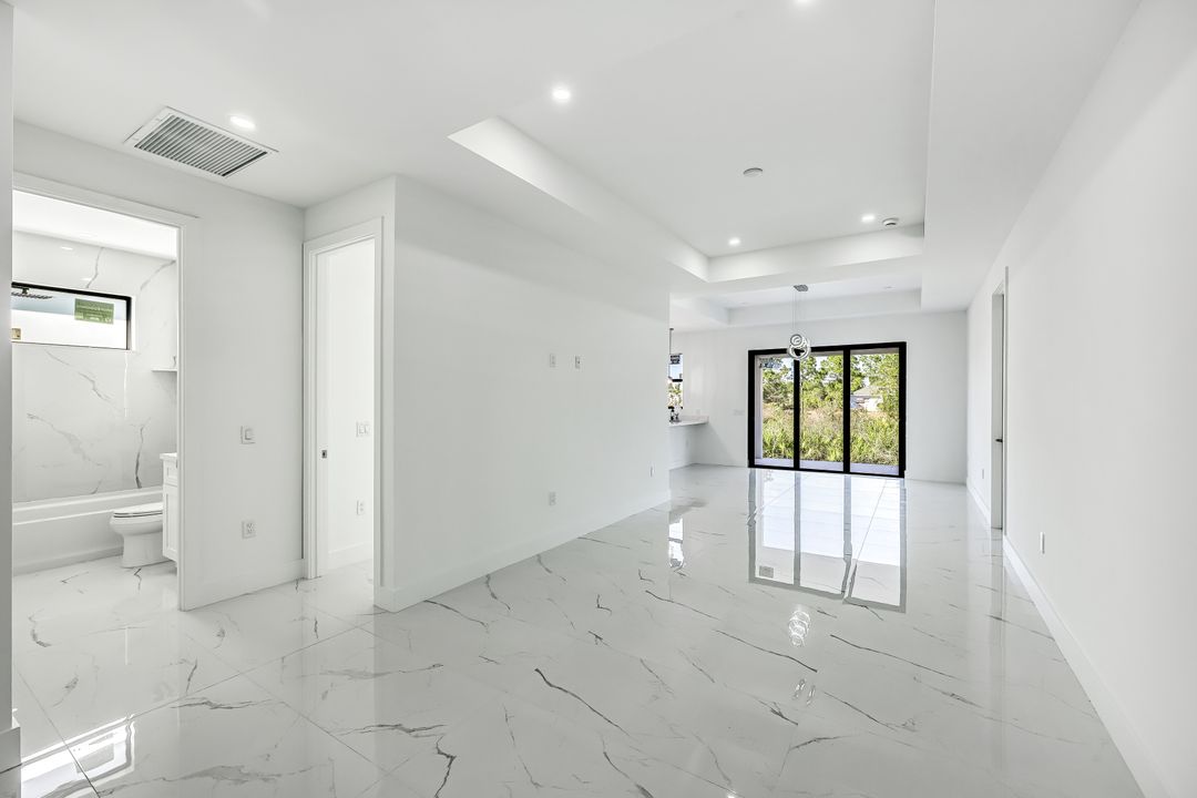 865 Chipley St E, Lehigh Acres, FL 33974