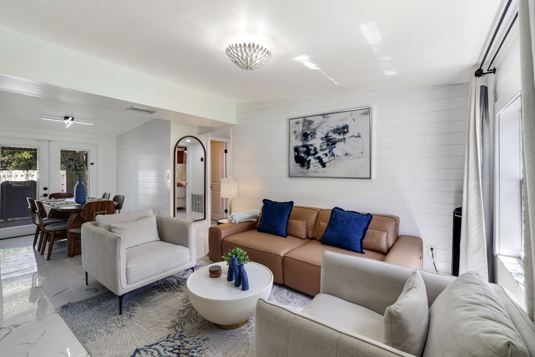 1300 Pine St, Naples, FL 34104