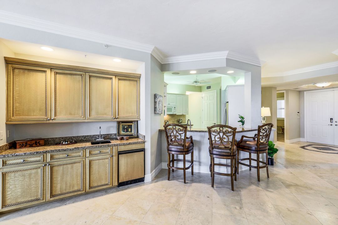 410 Flagship Dr #903, Naples, FL 34108