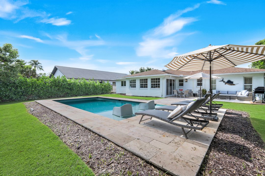 841 107th Ave N, Naples, FL 34108
