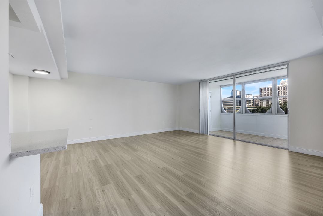 20 W Lucerne Cir #609, Orlando, FL 32801