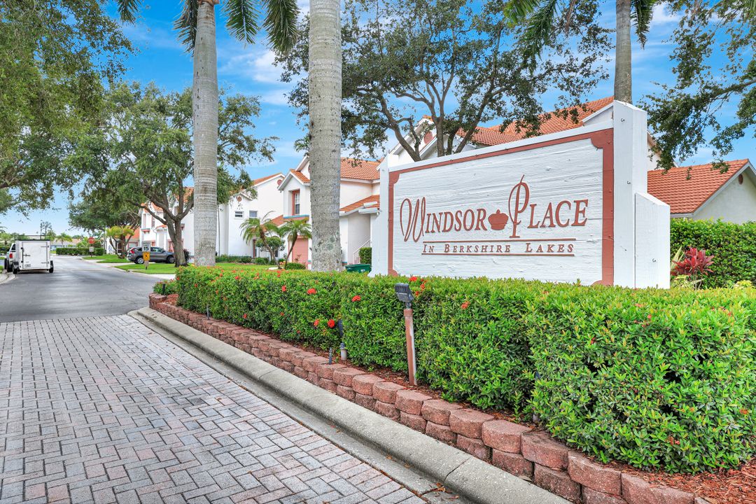 613 Windsor Sq #101, Naples, FL 34104