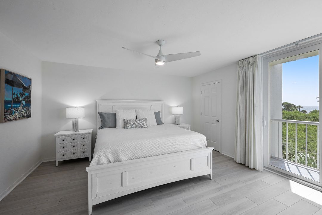 50 Seagate Dr #203, Naples, FL 34103