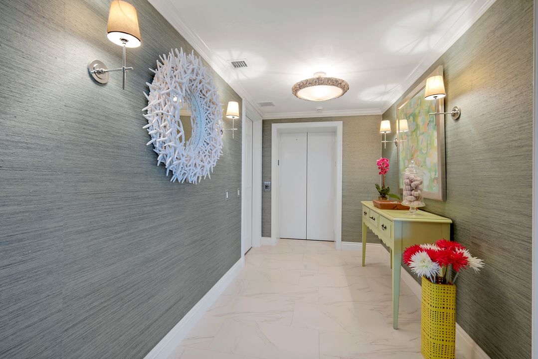 295 Grande Way #1004, Naples, FL 34110