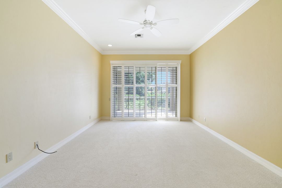 2032 Castle Garden Ln, Naples, FL 34110