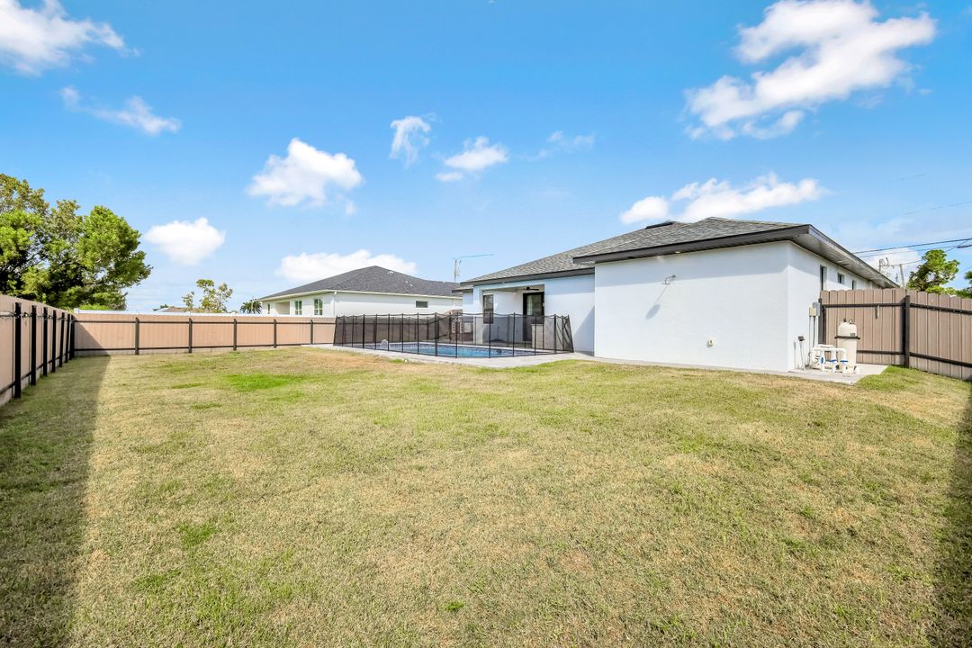 502 SW 25th Pl, Cape Coral, FL 33991