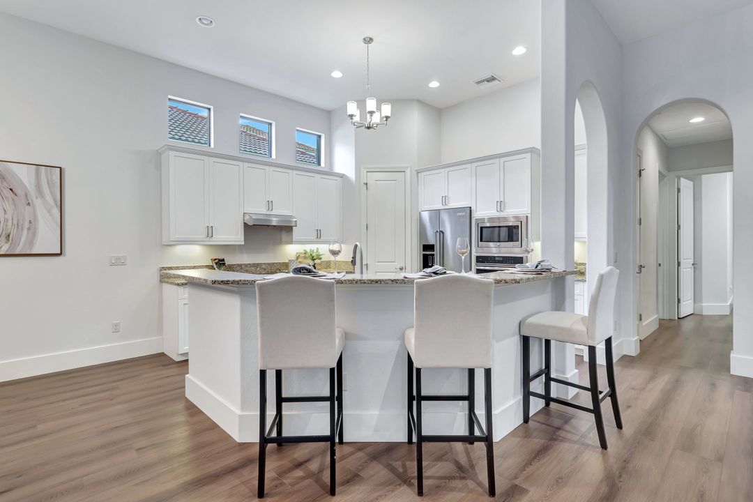 5717 Hammock Isles Dr, Naples, FL 34119