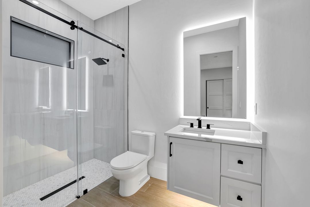 264 13th St NW, Naples, FL 34120