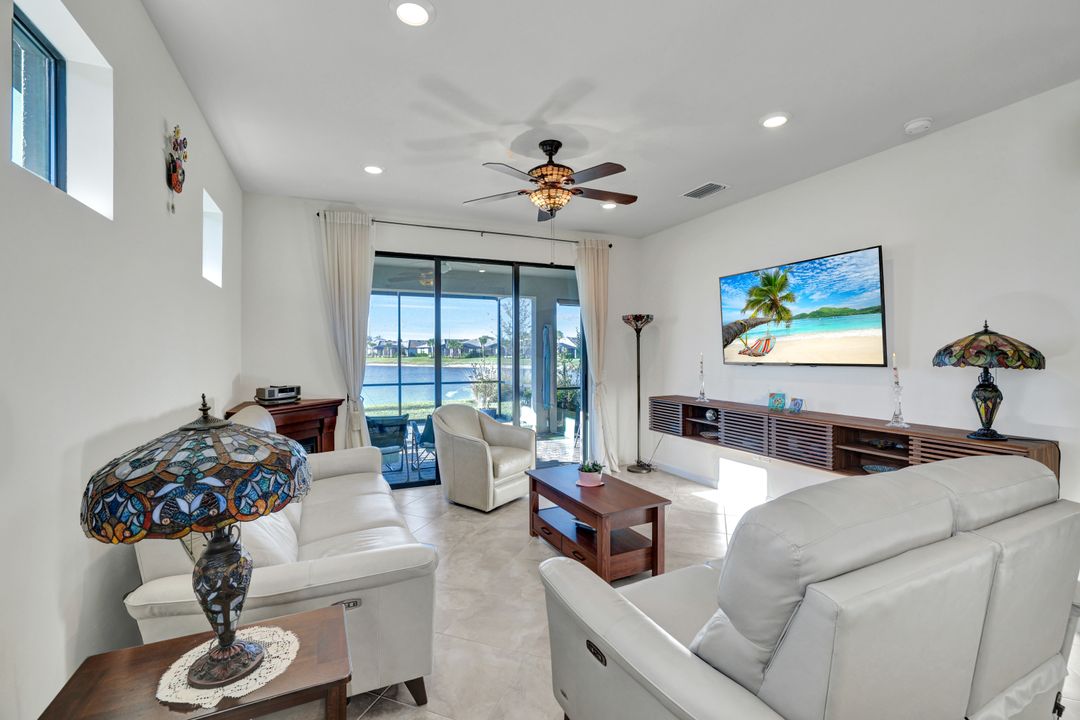 2171 Yellowfin Cir, Naples, FL 34114