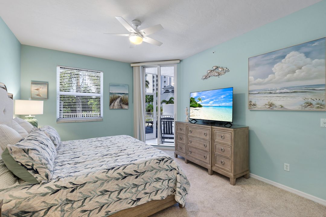 460 Launch Cir #202, Naples, FL 34108