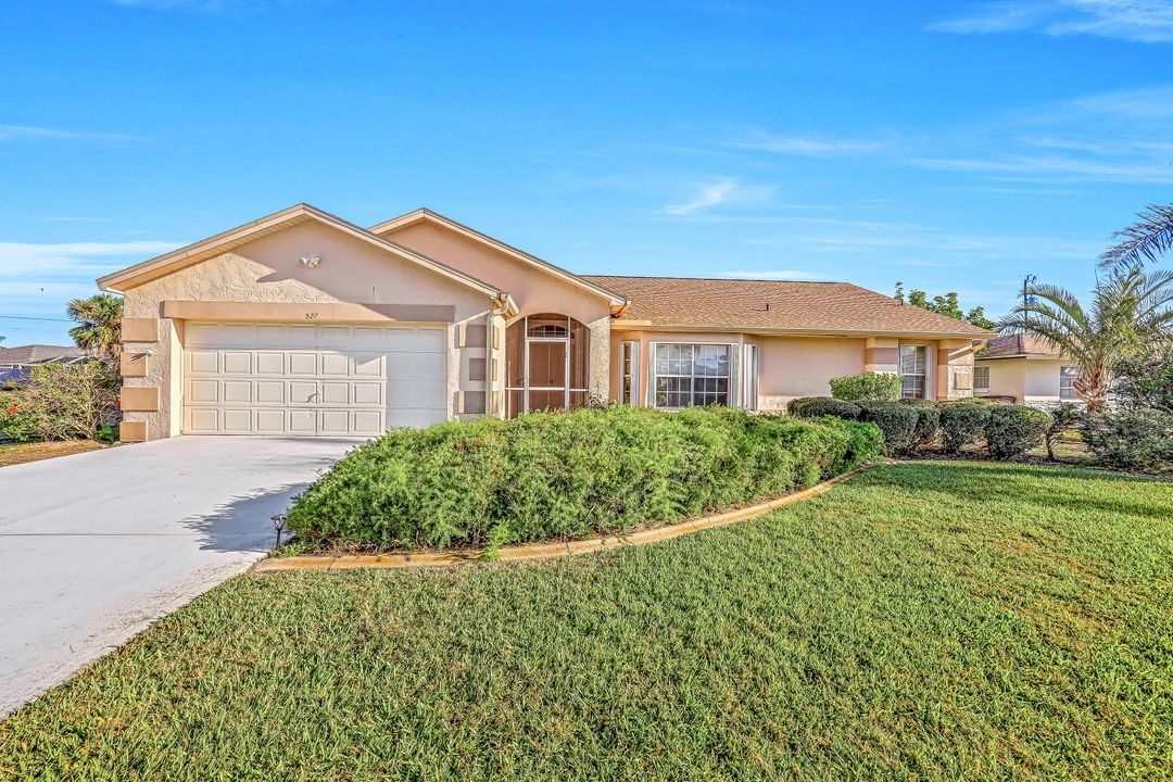 527 SE 37th St, Cape Coral, FL 33904