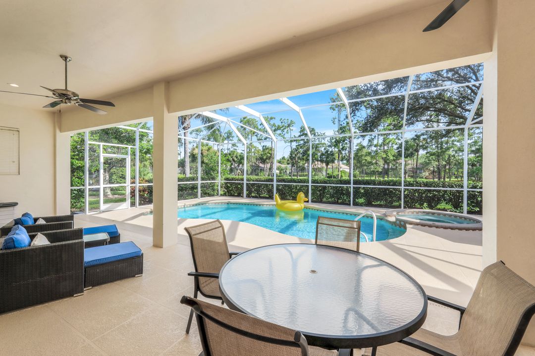 8397 Northhampton Ct, Naples, FL 34120