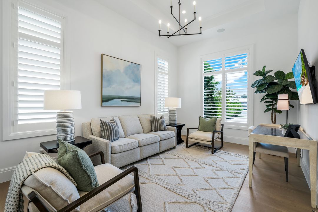 6630 Palisades Ave, Naples, FL 34109