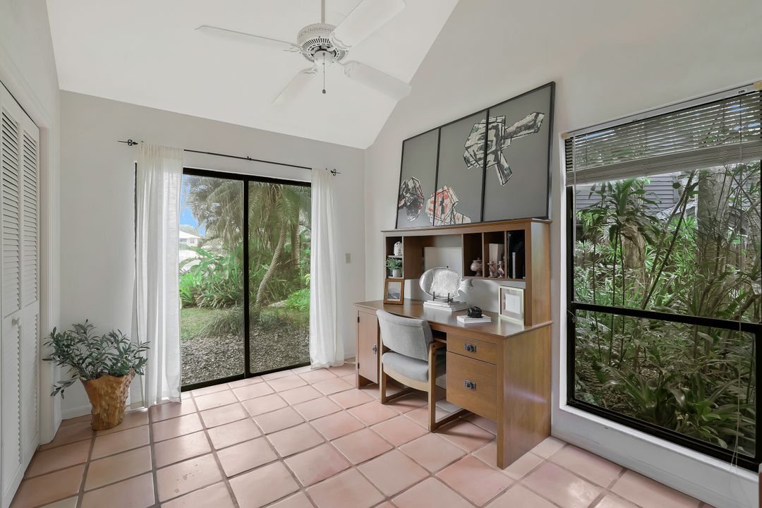 1329 Solana Rd, Naples, FL 34103