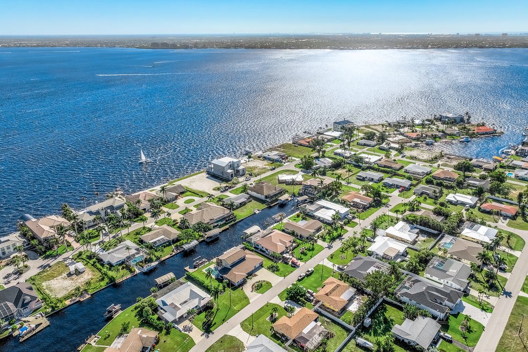 5828 SW 1st Ave, Cape Coral, FL 33914