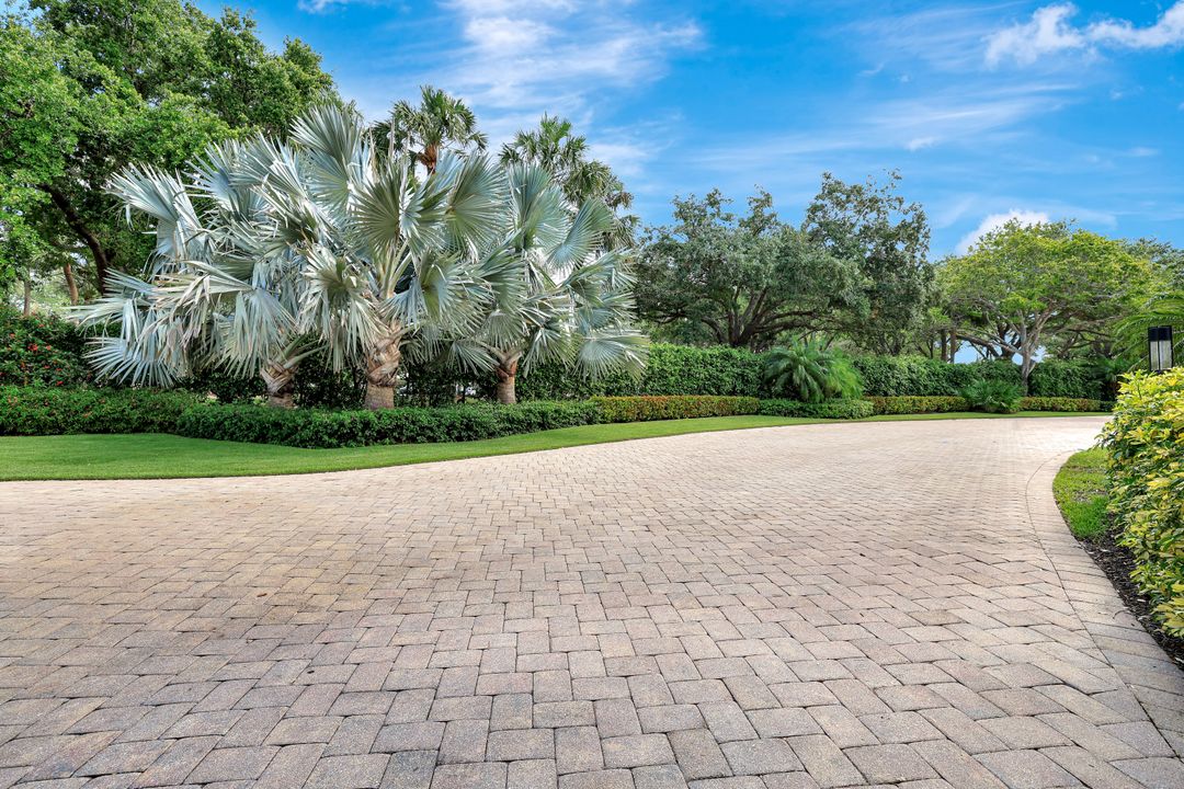 7087 Barrington Cir #101, Pelican Bay, FL 34108