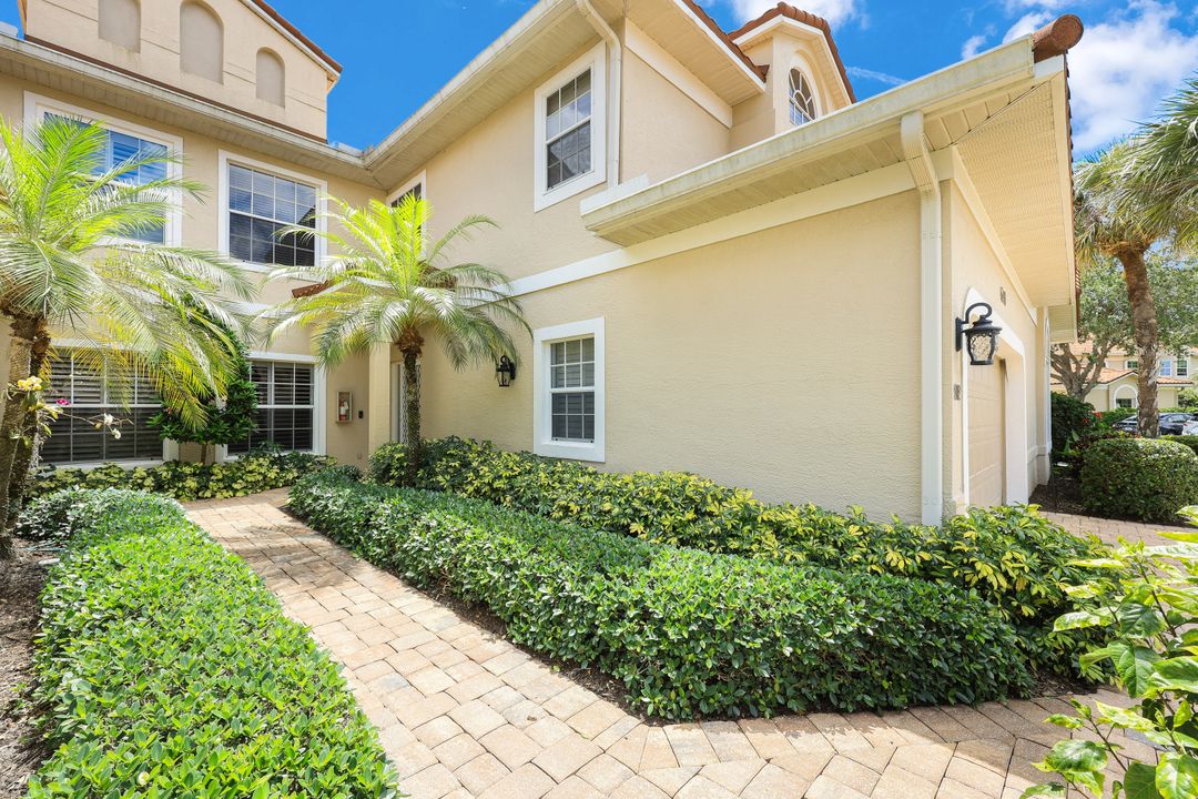 6240 Reserve Cir #802, Naples, FL 34119