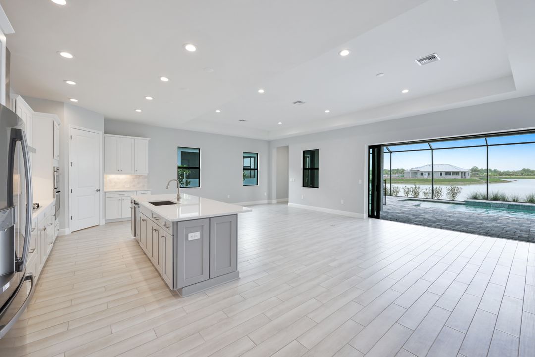 3995 Pegasus Wy, Naples, FL 34120