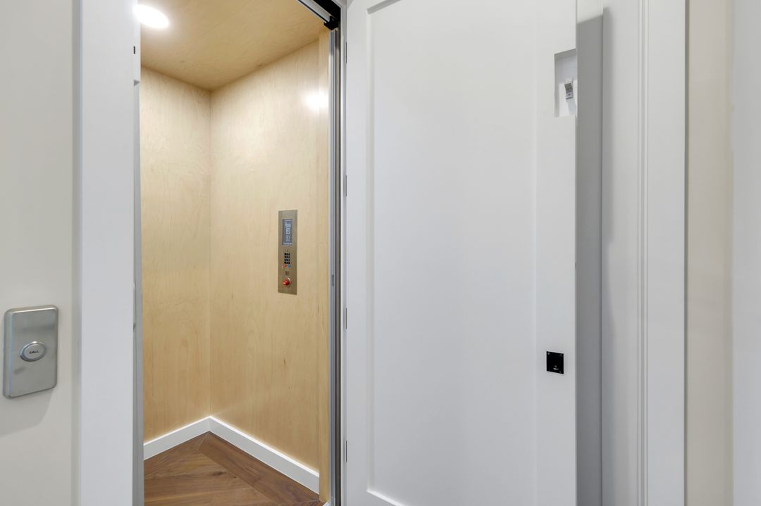 16647 Isola Bella Ln, Naples, FL 34110