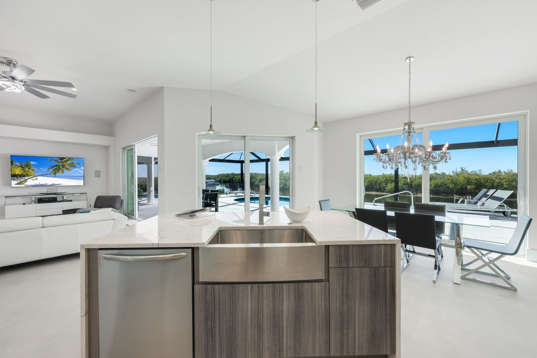 3624 Surfside Blvd, Cape Coral, FL 33914