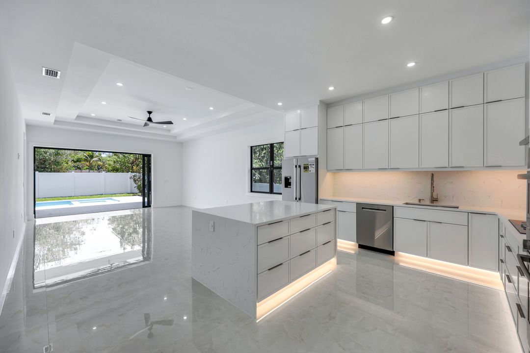 1312 Trail Terrace Dr, Naples, FL 34103